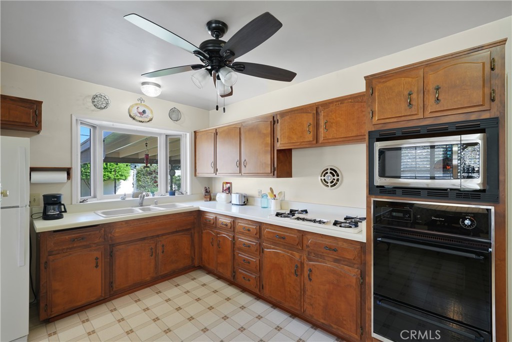8469 Calendula Drive, Buena Park CA 90620 - photo 12