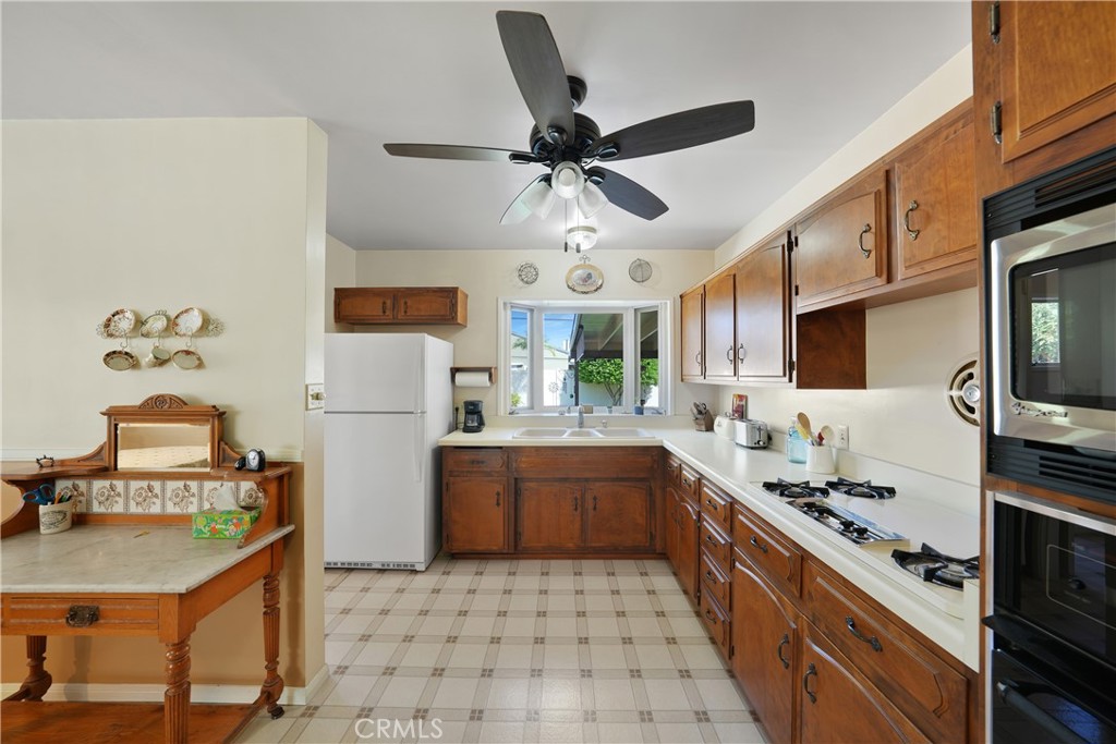 8469 Calendula Drive, Buena Park CA 90620 - photo 13