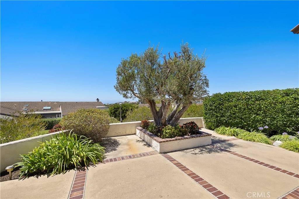 1 Breakwater Drive, Corona Del Mar CA 92625 - photo 17