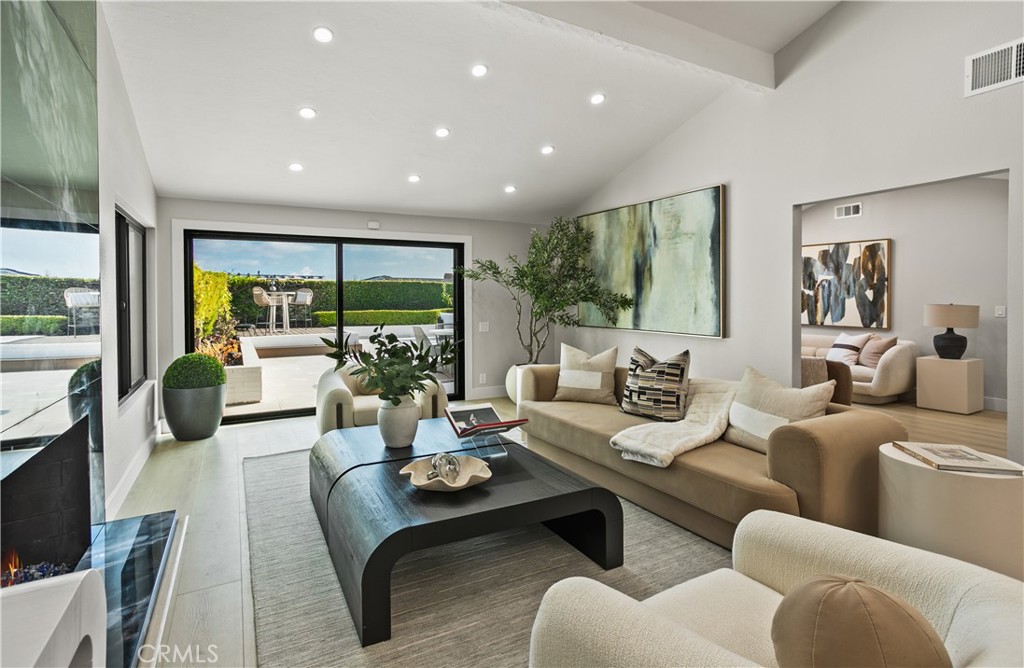 10 White Water Drive, Corona Del Mar CA 92625 - photo 9