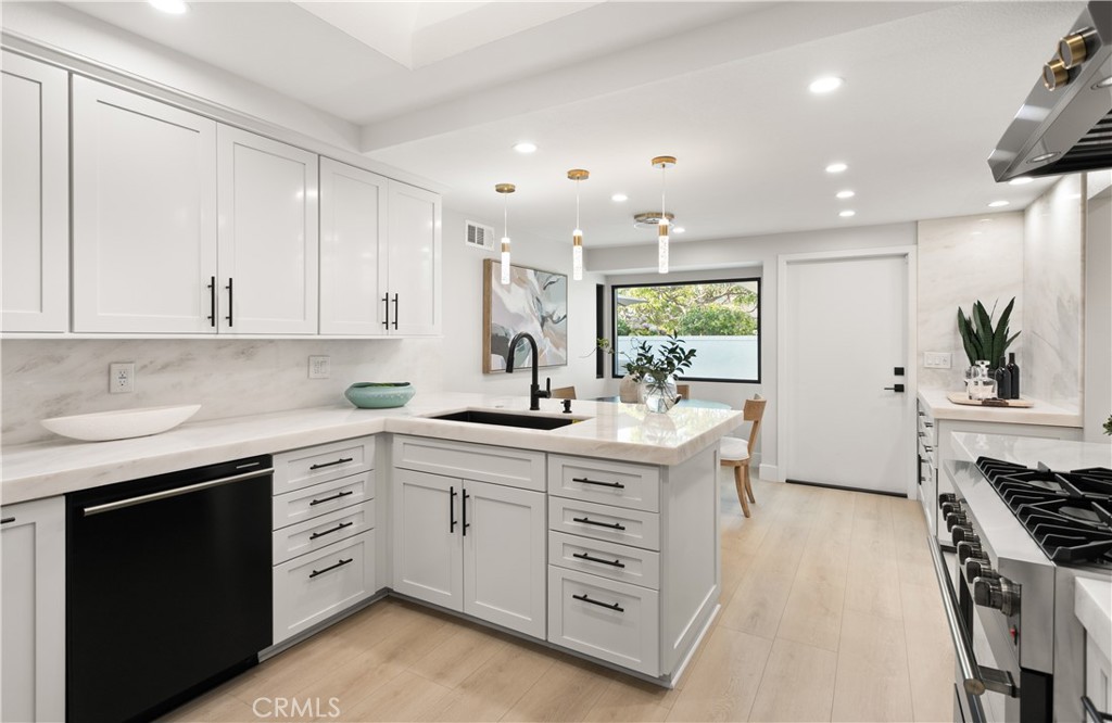 10 White Water Drive, Corona Del Mar CA 92625 - photo 11