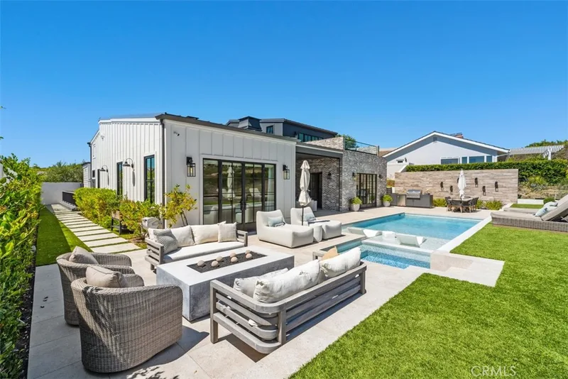 1030 Sandcastle Drive, Corona Del Mar