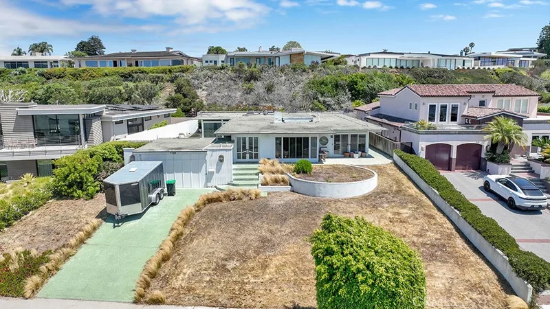 1106 Goldenrod Avenue, Corona Del Mar, CA 92625