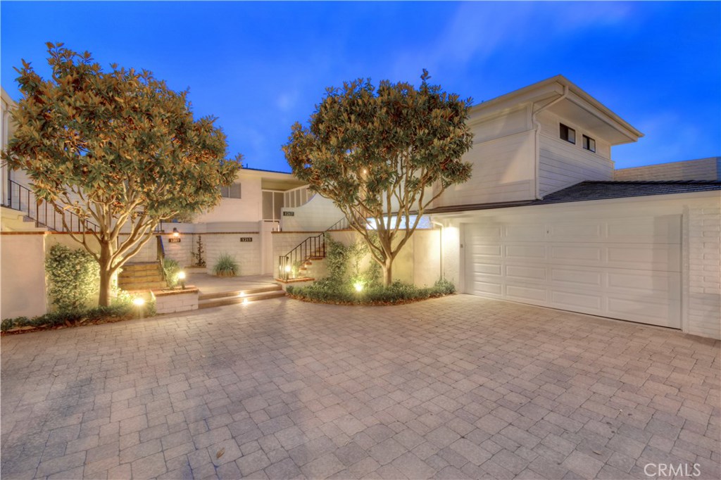 Front Entry Driveway and Garage - 1215 Bayside Drive 103, Corona Del Mar CA 92625 - photo 1