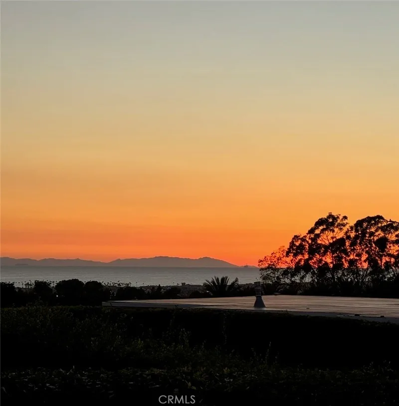 1251 Surfline Way, Corona Del Mar, CA 92625