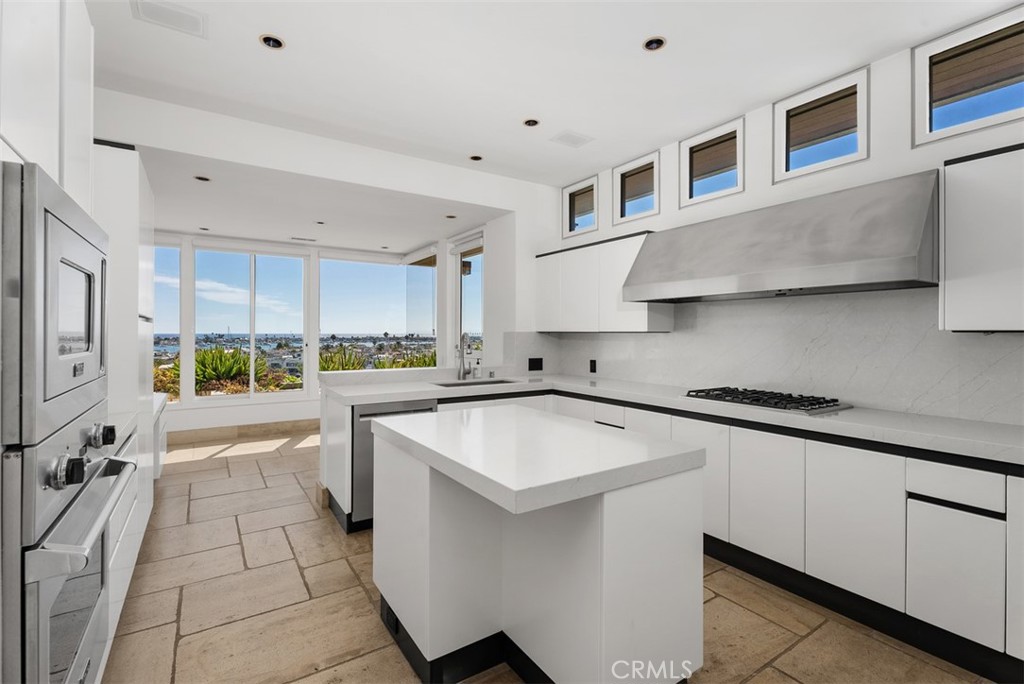 1535 Dolphin Terrace, Corona Del Mar CA 92625 - photo 10