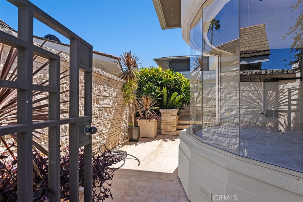 1535 Dolphin Terrace, Corona Del Mar CA 92625 - photo 22