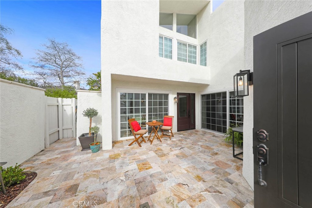 17 Crest Circle 8, Corona Del Mar CA 92625 - photo 1