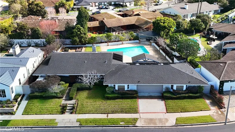 1820 Tahuna, Corona Del Mar, CA 92625