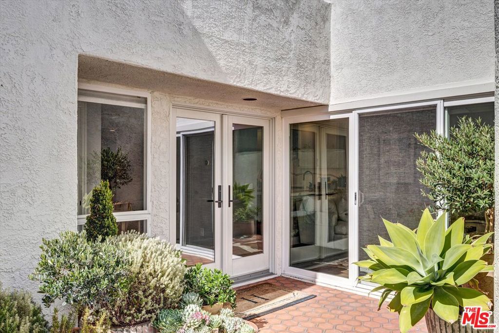 19 Canyon Crest Drive, Corona Del Mar CA 92625 - photo 28