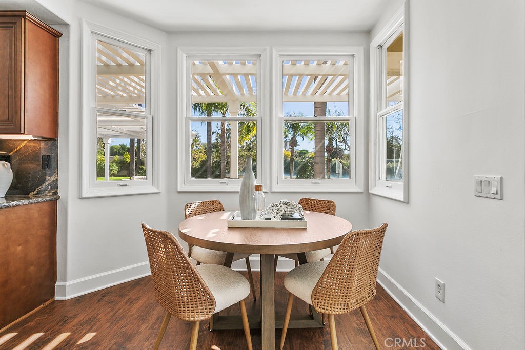 Cozy breakfast area - 19 Harbor Pointe, Corona Del Mar CA 92625 - photo 21