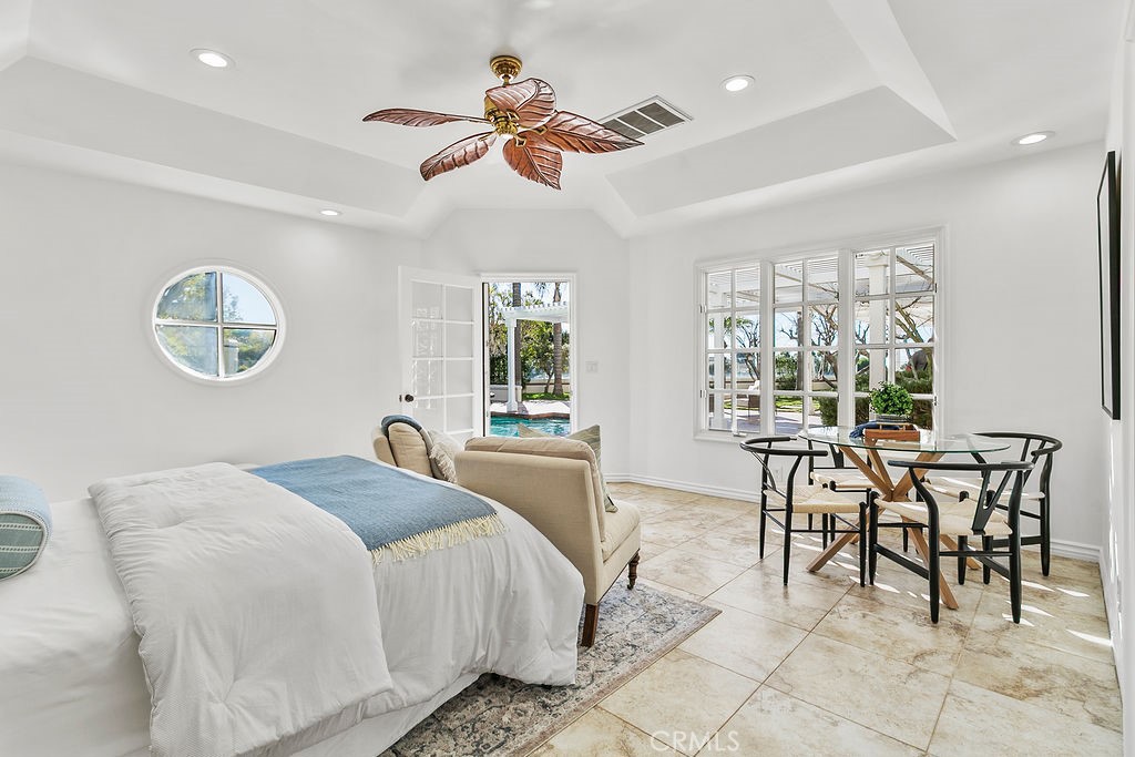 Spacious pool house can be a 4th ensuite bedroom or a party room or use for guests. It even has a kitchenette and sauna! - 19 Harbor Pointe, Corona Del Mar CA 92625 - photo 41