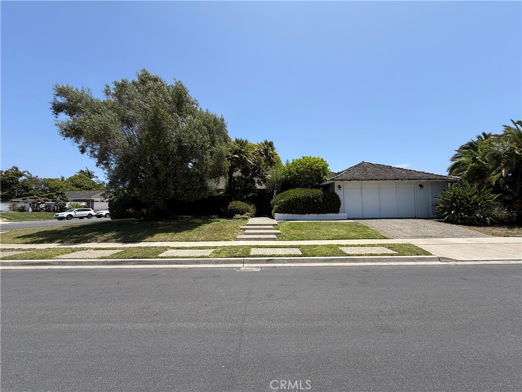 1900 Altura Drive, Corona Del Mar CA 92625 - photo 1