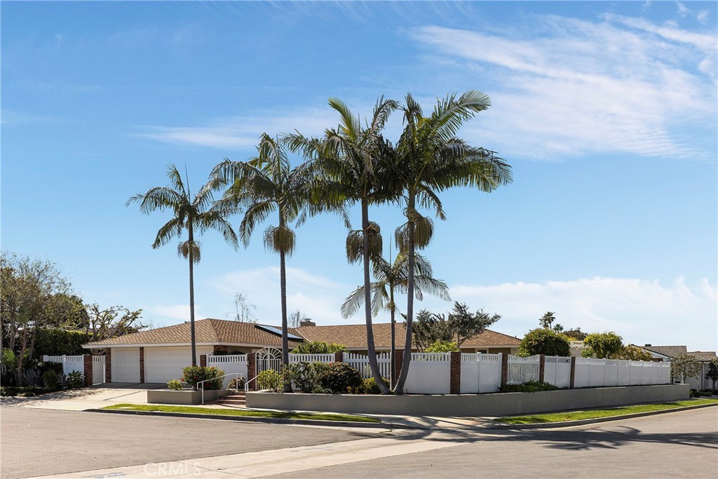 1901 Altura, Corona Del Mar CA 92625 - photo 1