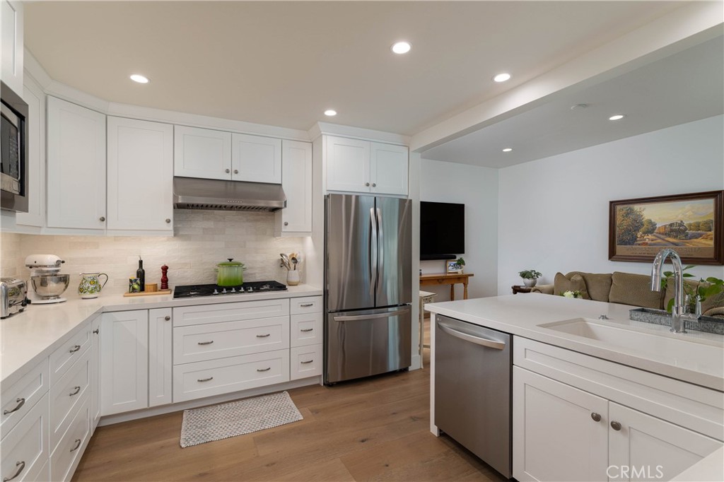 2 Shoal Drive, Corona Del Mar CA 92625 - photo 9
