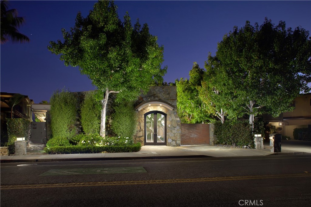 2027 Bayside Drive, Corona Del Mar CA 92625 - photo 2