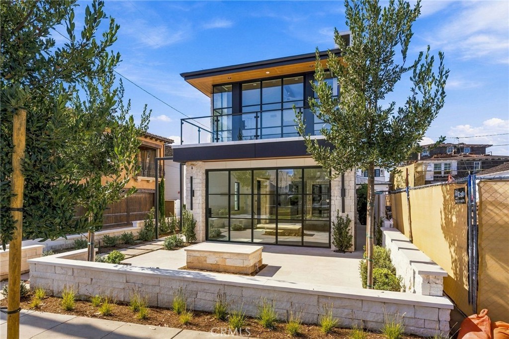 AS OF EARLY OCTOBER, FINAL TOUCHES BEING COMPLETED - 209 Narcissus Avenue, Corona Del Mar CA 92625 - photo 4