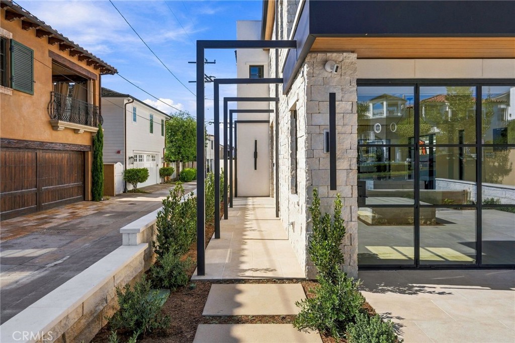 209 Narcissus Avenue, Corona Del Mar CA 92625 - photo 9