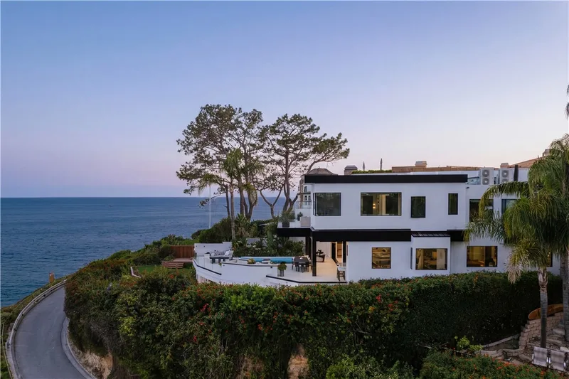 212 Hazel Drive, Corona Del Mar, CA 92625