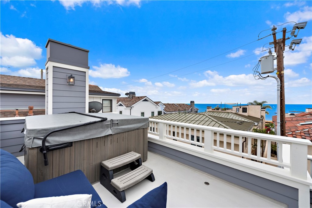 Roof top ocean view deck 2 with hot tub. - 212 Marguerite Avenue, Corona Del Mar CA 92625 - photo 4