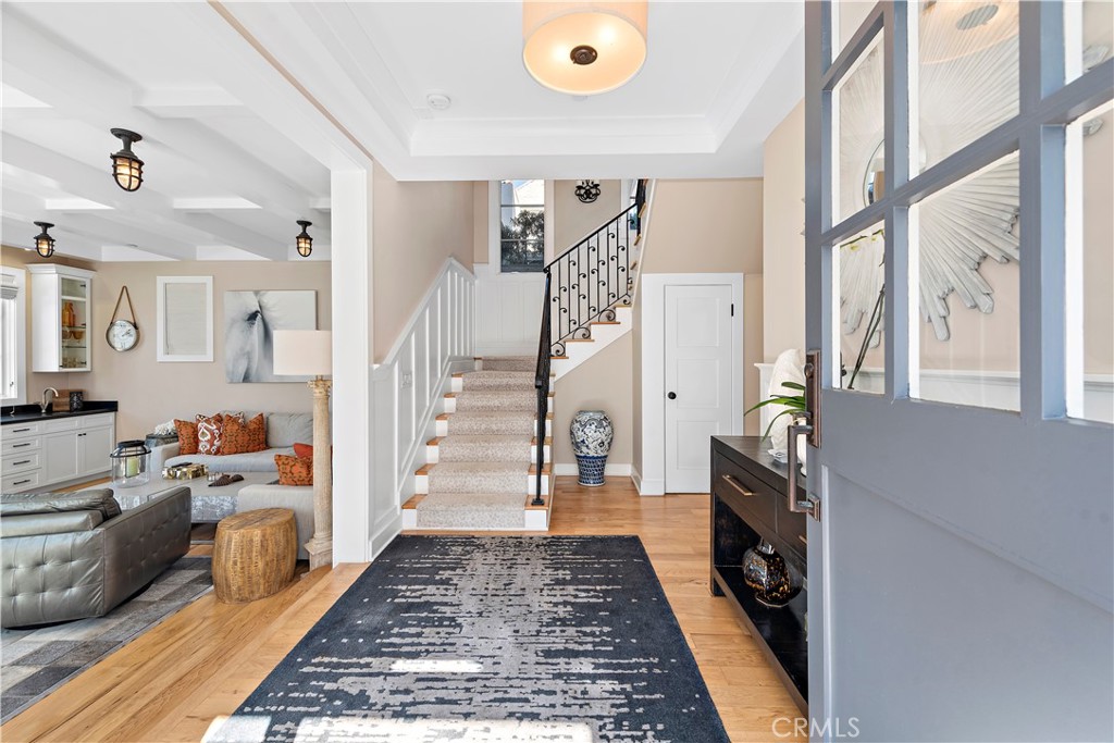 Large, welcoming foyer. Den is on the left. - 212 Marguerite Avenue, Corona Del Mar CA 92625 - photo 5