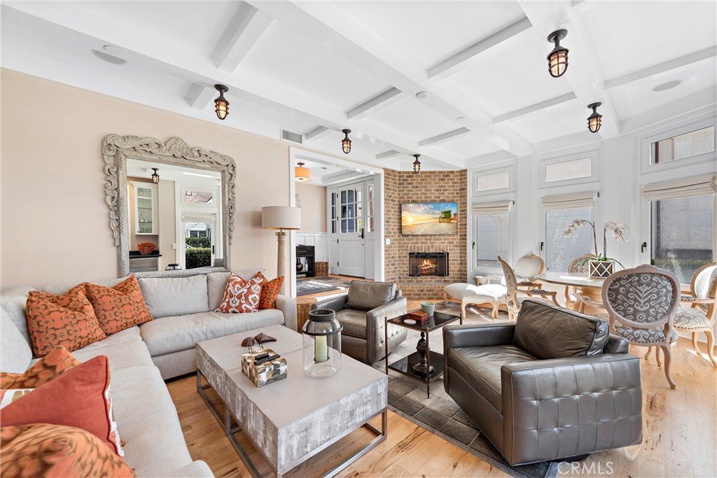 Large den on ground floor. - 212 Marguerite Avenue, Corona Del Mar CA 92625 - photo 7