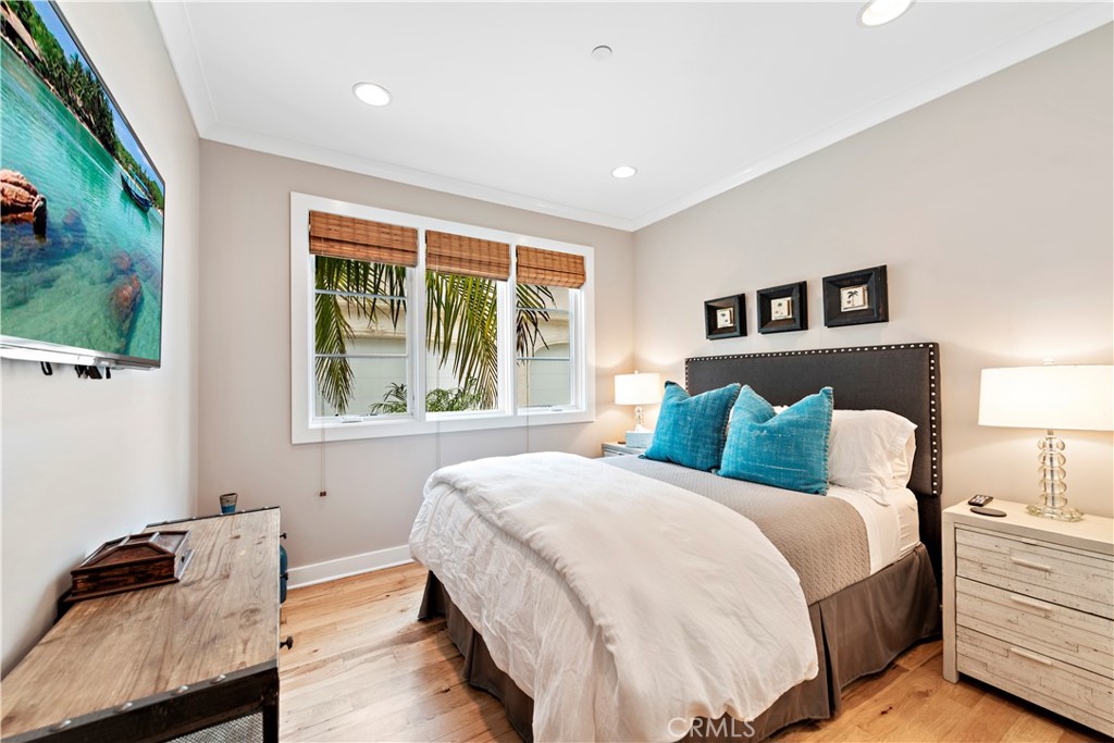 Bedroom 2 (on ground floor) - 212 Marguerite Avenue, Corona Del Mar CA 92625 - photo 19