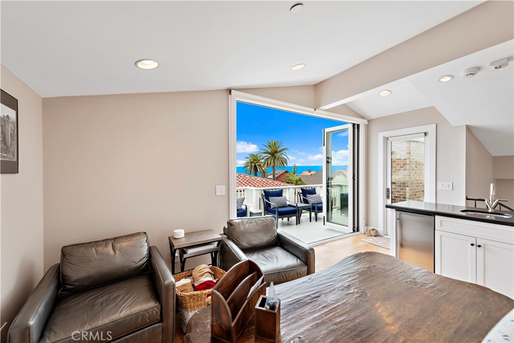 Office/loft on 3rd/roof top level. - 212 Marguerite Avenue, Corona Del Mar CA 92625 - photo 23
