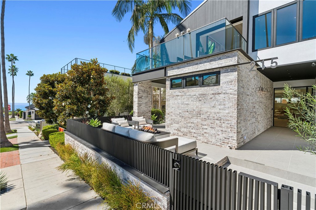215 Goldenrod, Corona Del Mar CA 92625 - photo 2