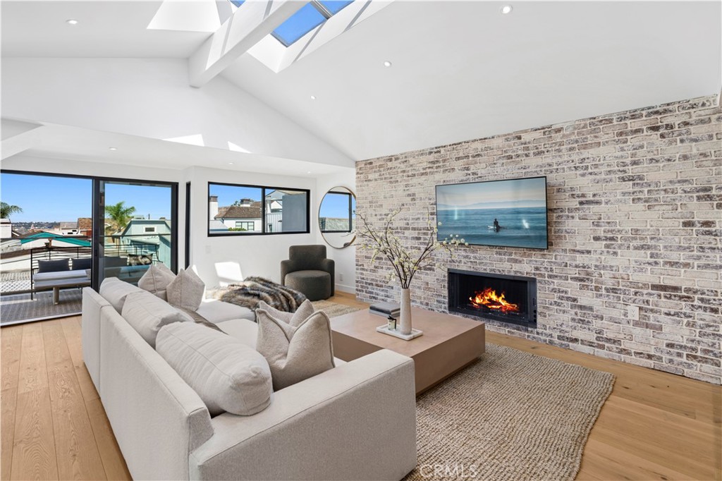 215 Goldenrod, Corona Del Mar CA 92625 - photo 19