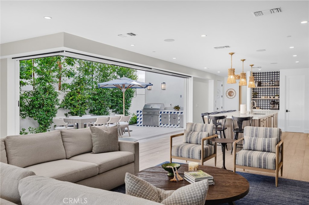 225 Jasmine, Corona Del Mar CA 92625 - photo 7