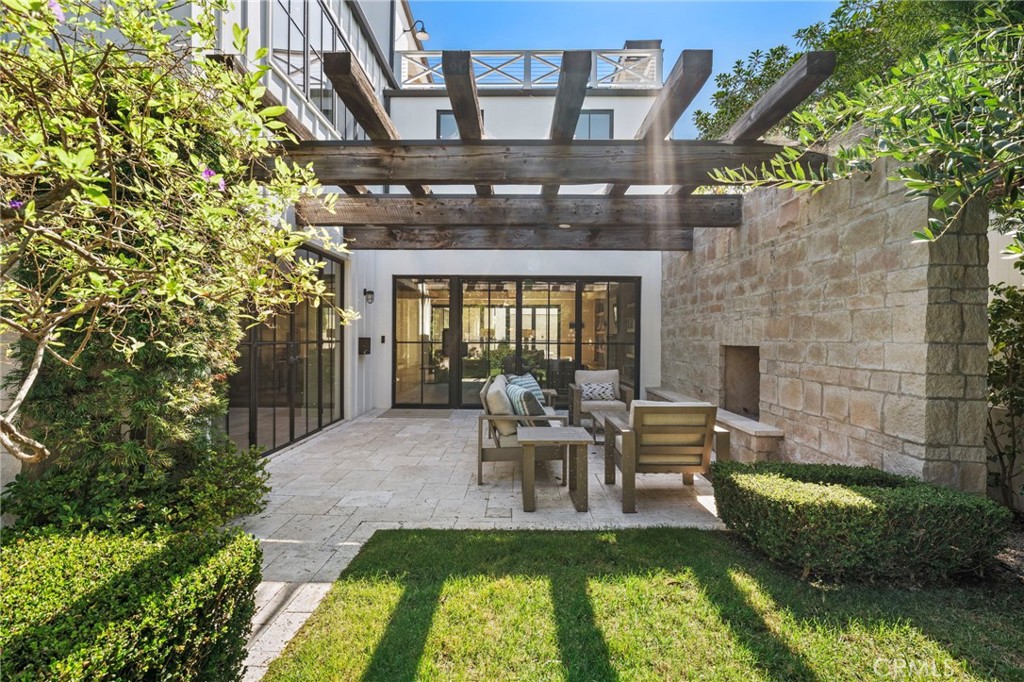 226 Poinsettia Avenue, Corona Del Mar CA 92625 - photo 5