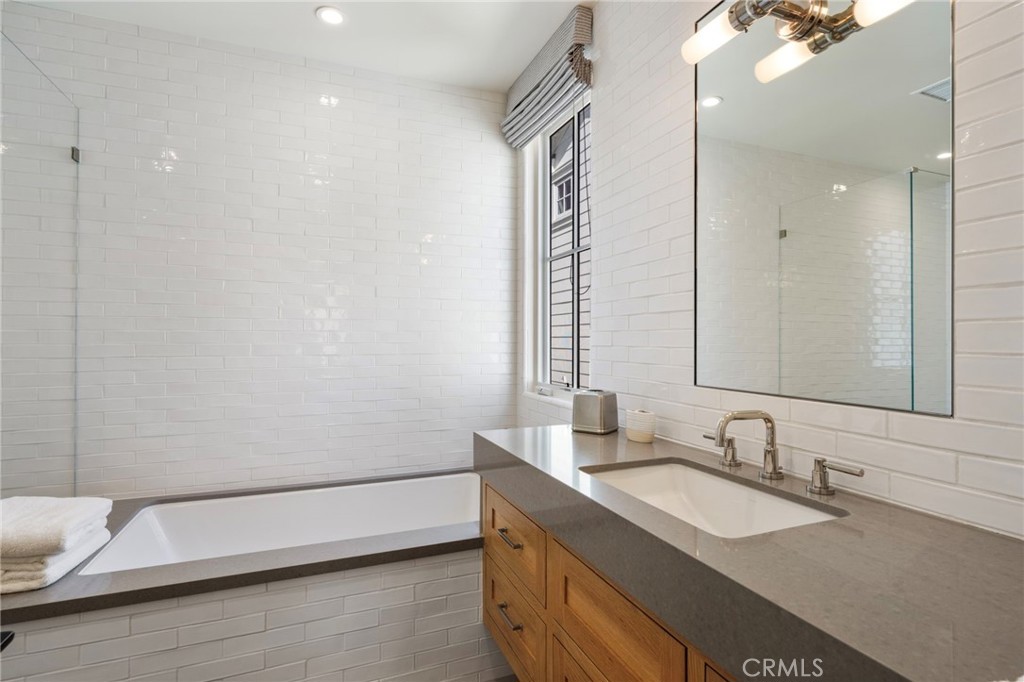226 Poinsettia Avenue, Corona Del Mar CA 92625 - photo 46