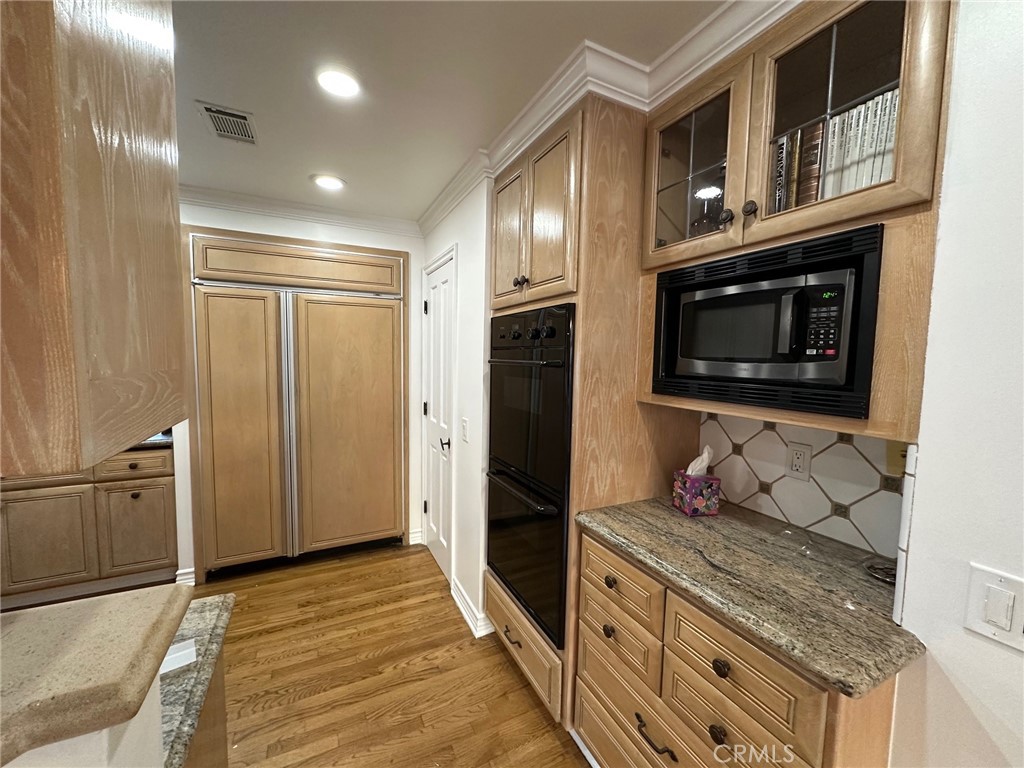 Kitchen - 232 Jasmine, Corona Del Mar CA 92625 - photo 5