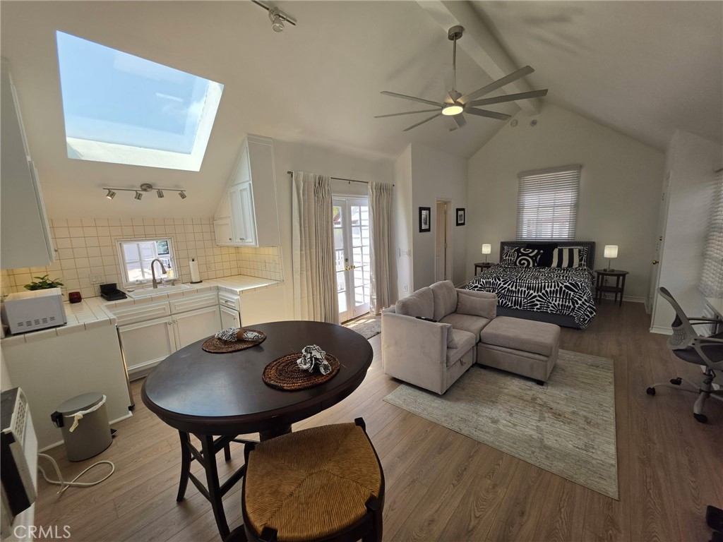 third bedroom suite - 232 Jasmine, Corona Del Mar CA 92625 - photo 25