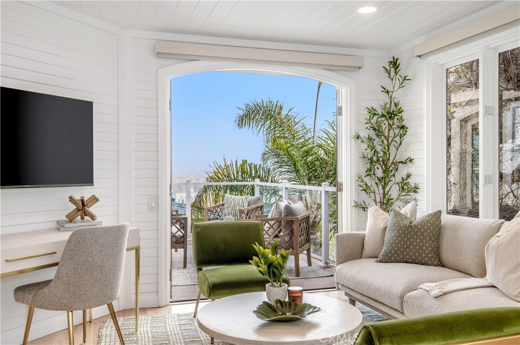 250 Poppy Avenue, Corona Del Mar CA 92625 - photo 46
