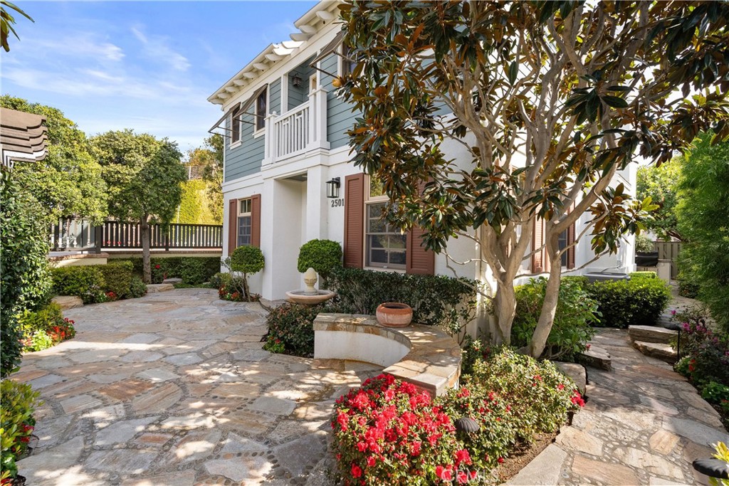 2501 Bungalow Place 1, Corona Del Mar CA 92625 - photo 1