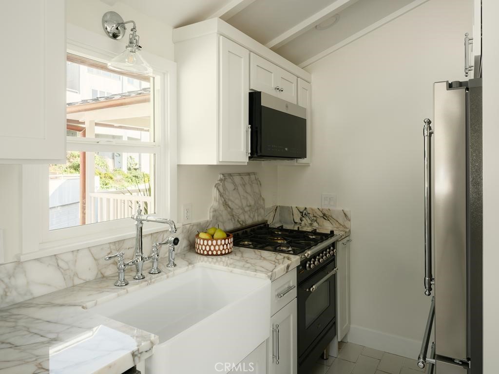 2715 Cove, Corona Del Mar CA 92625 - photo 10