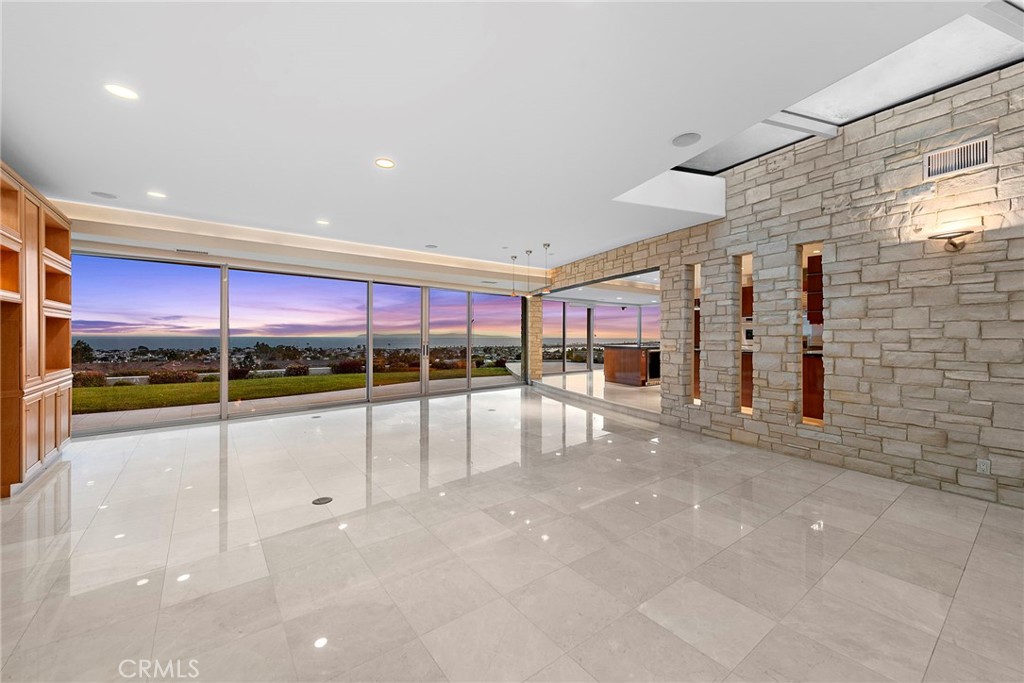 2801 Setting Sun, Corona Del Mar CA 92625 - photo 5