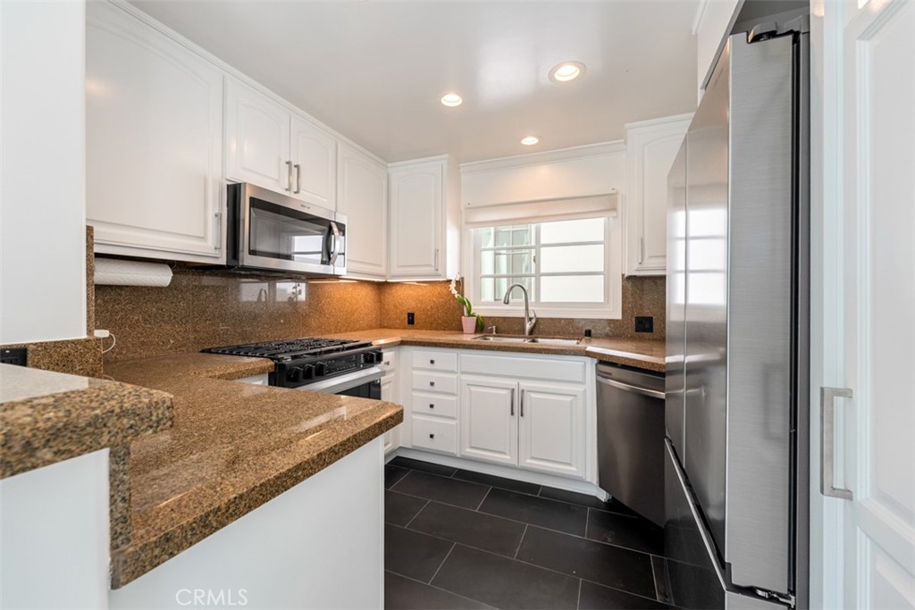 2830 2nd Avenue, Corona Del Mar CA 92625 - photo 12