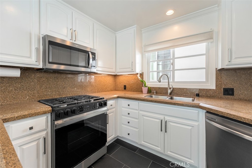 2830 2nd Avenue, Corona Del Mar CA 92625 - photo 13