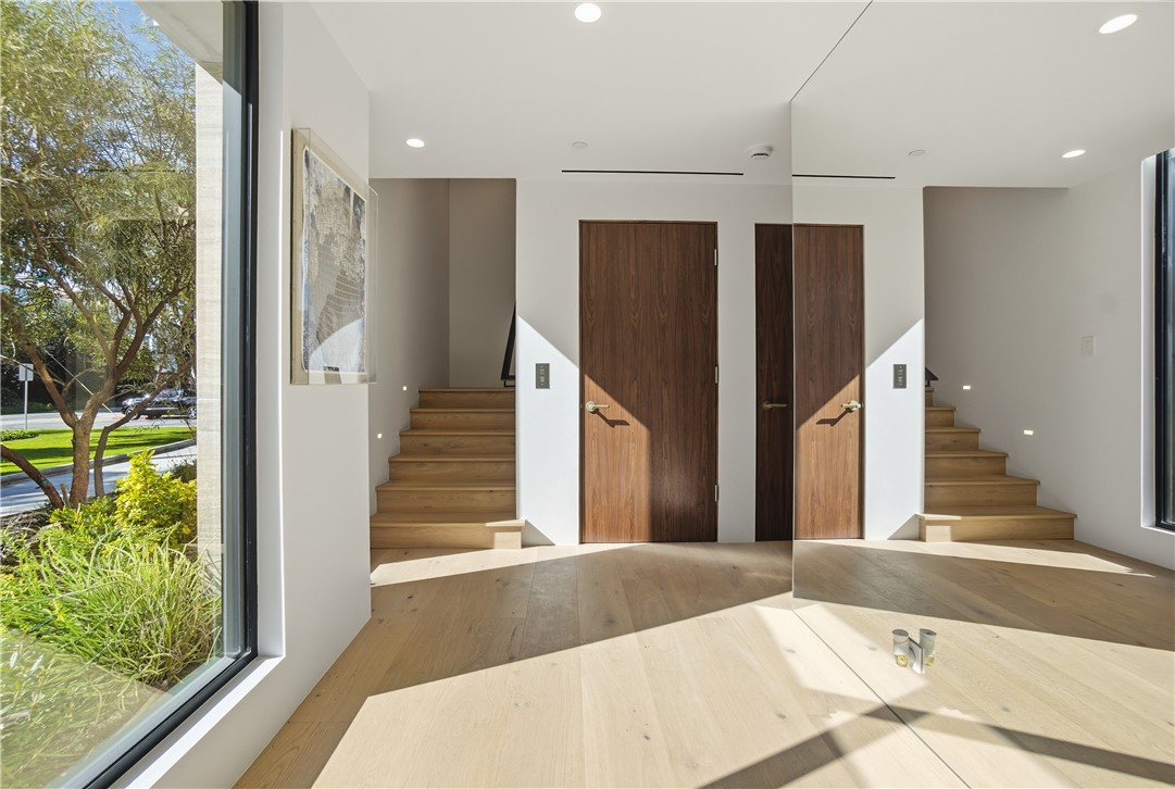 2910 Bayside, Corona Del Mar CA 92625 - photo 2