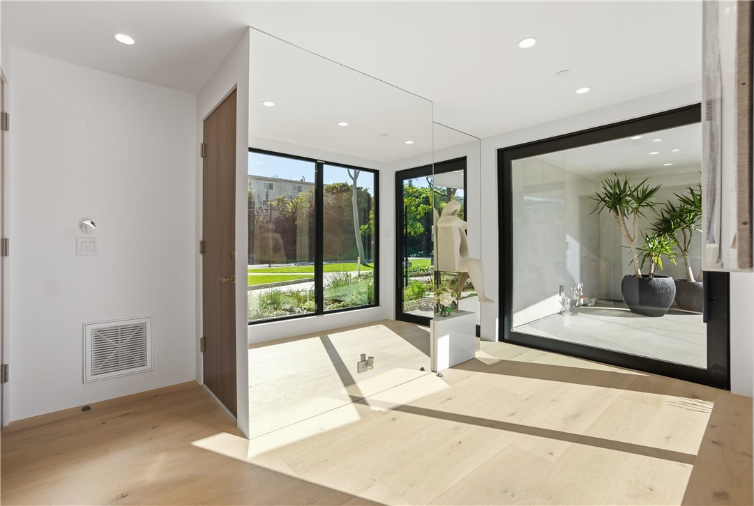 2910 Bayside, Corona Del Mar CA 92625 - photo 3