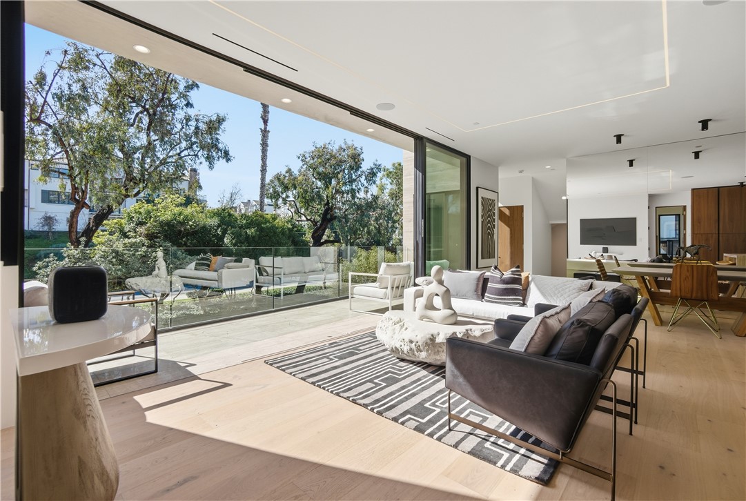 2910 Bayside, Corona Del Mar CA 92625 - photo 4