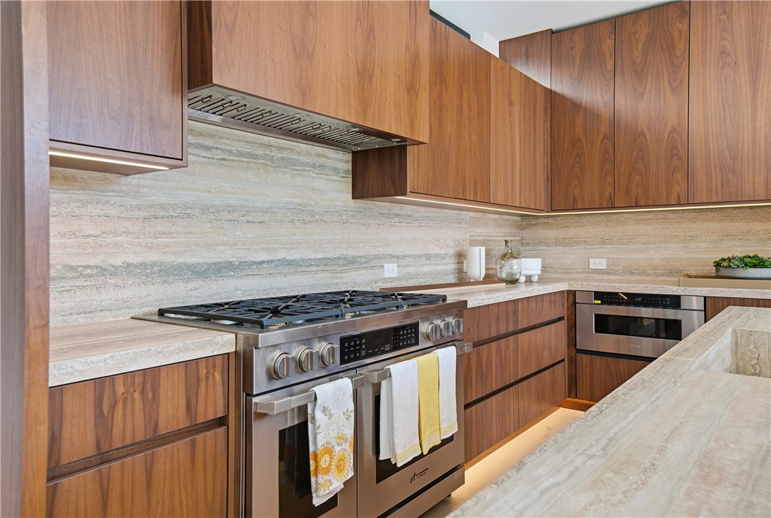 2910 Bayside, Corona Del Mar CA 92625 - photo 9