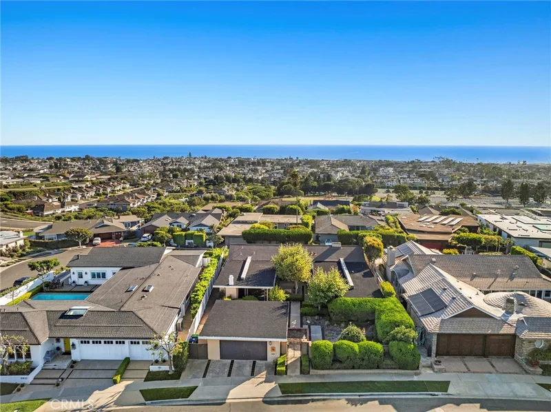 2915 Pebble Drive, Corona Del Mar, CA 92625