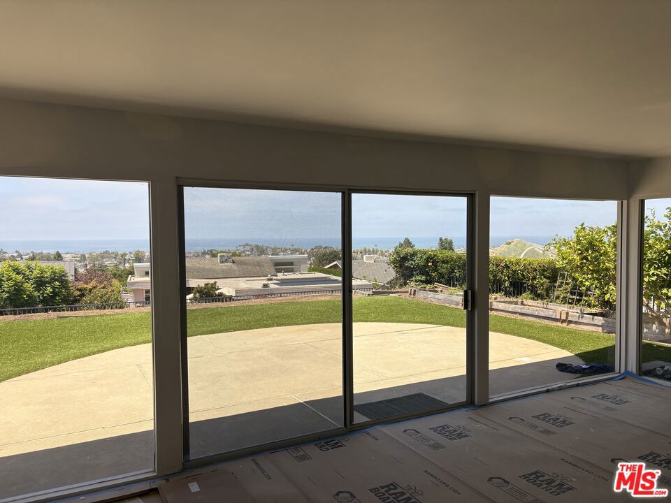 2915 Setting Sun Drive, Corona Del Mar CA 92625 - photo 2