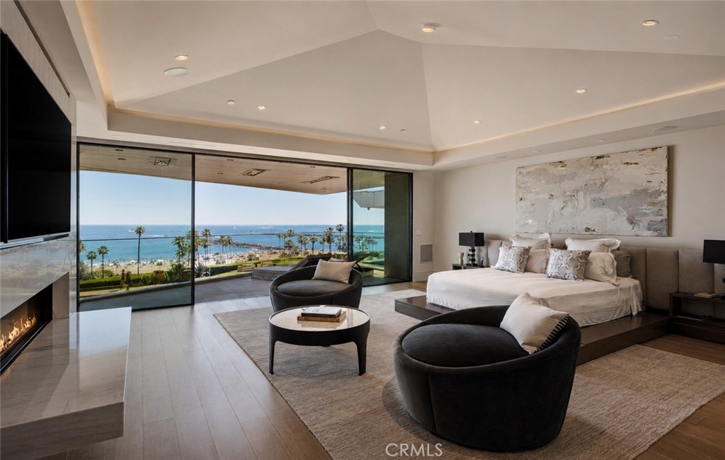 Primary Bedroom - 2928 Ocean, Corona Del Mar CA 92625 - photo 24