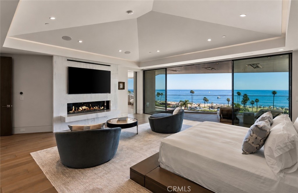 Primary Bedroom - 2928 Ocean, Corona Del Mar CA 92625 - photo 25