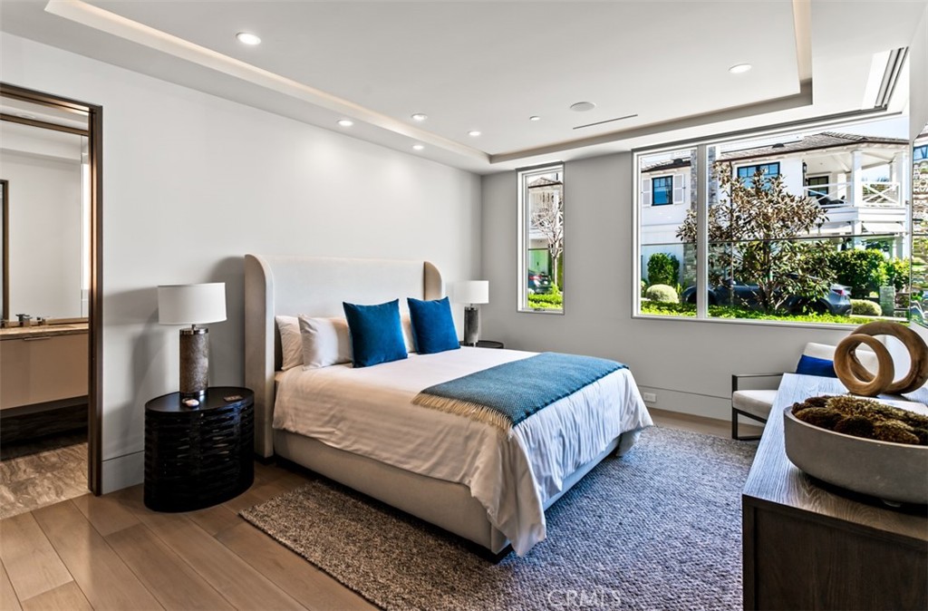 Main Level Bedroom - 2928 Ocean, Corona Del Mar CA 92625 - photo 41